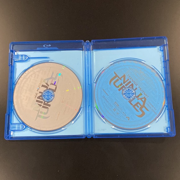 Teenage Mutant Ninja Turtles (2014) - Blu-ray & DVD Combo Set - Picture 3 of 5